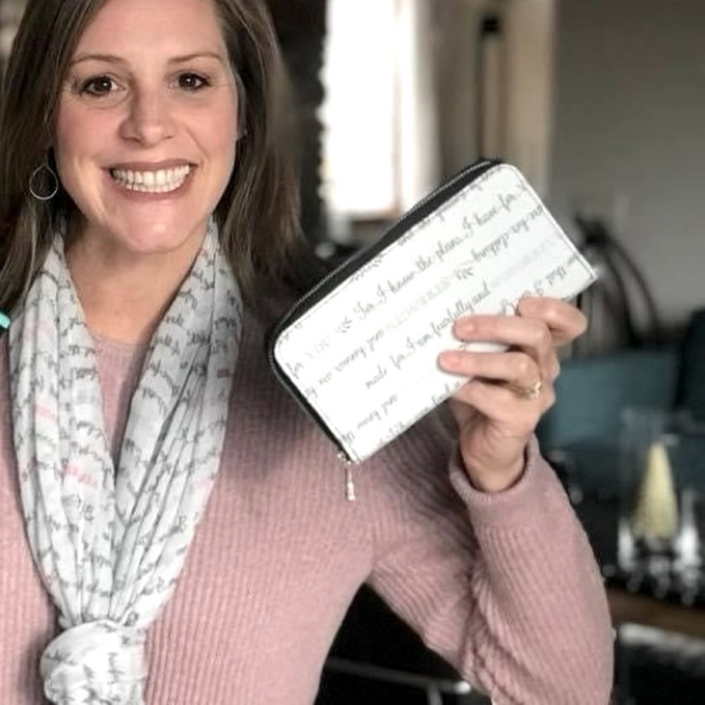Thirty-One Gifts Virtuous Verses Scarf NEW